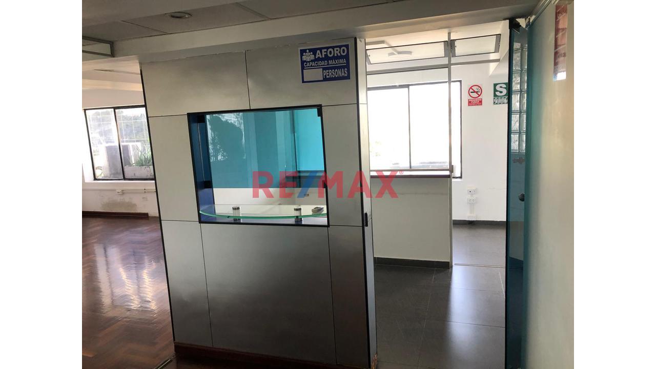 Alquiler De Oficina Duplex En Esquina En Miraflores — foto 13