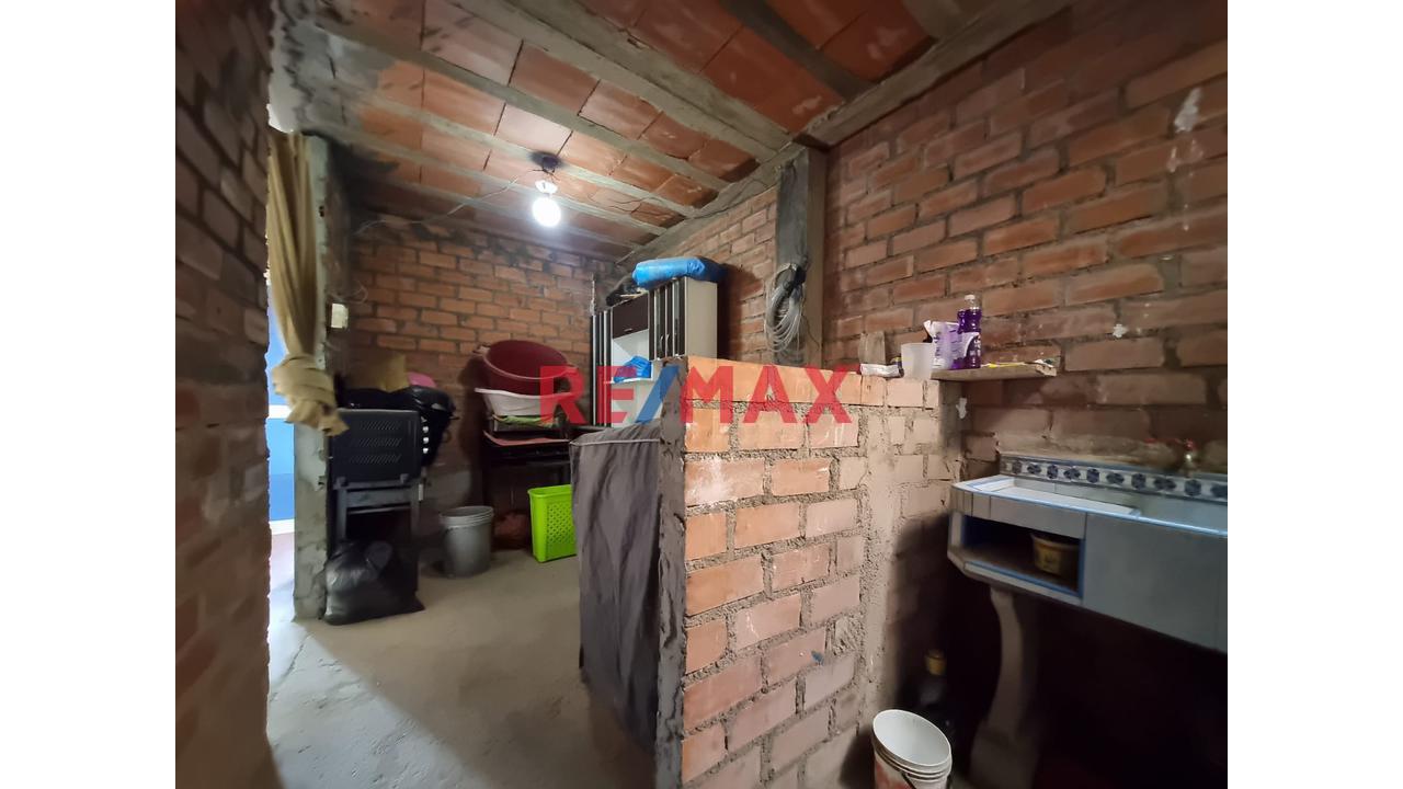 ¡Oportunidad En Puente Piedra! Casa De 2 Pisos Con Entradas Independientes – Ideal Para Vivir - 12