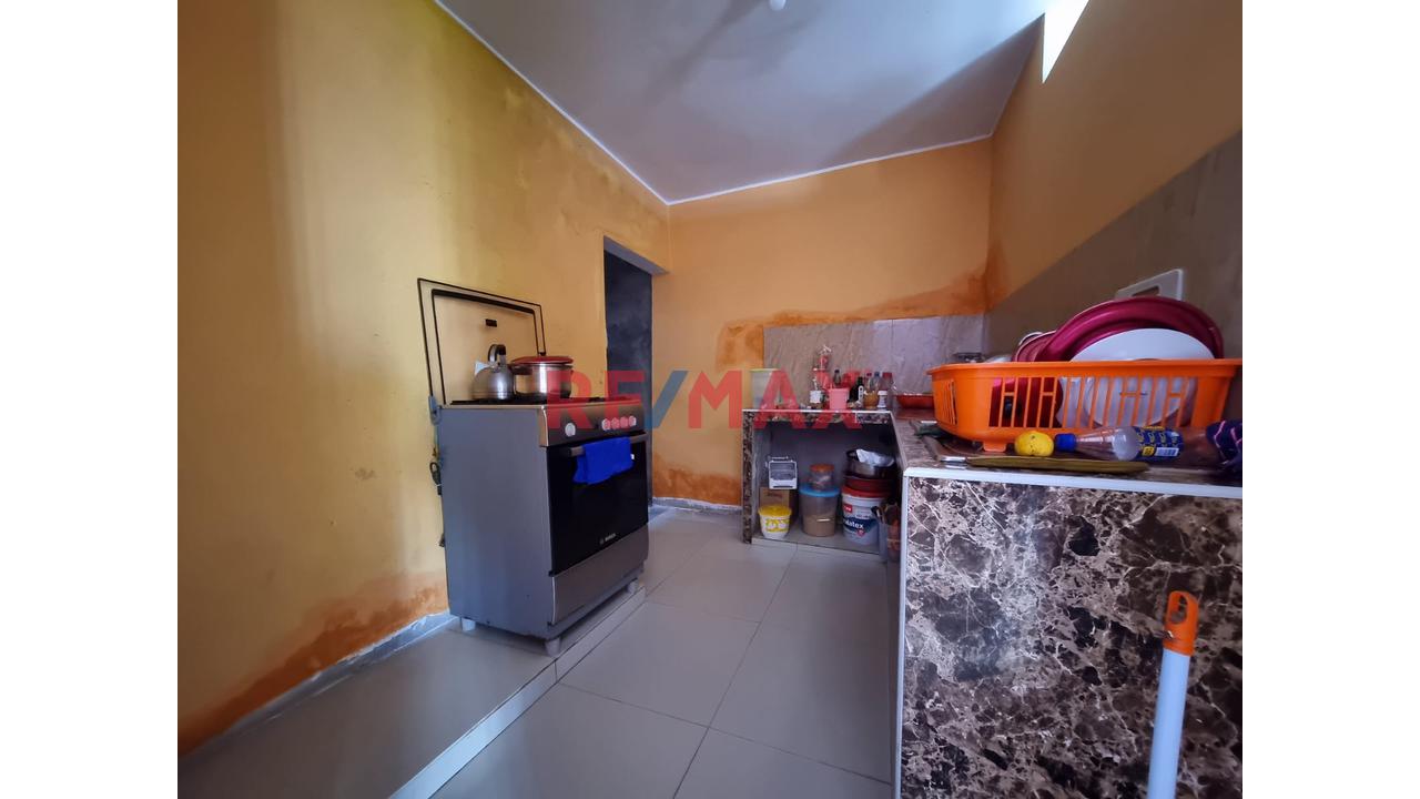 ¡Oportunidad En Puente Piedra! Casa De 2 Pisos Con Entradas Independientes – Ideal Para Vivir - 8