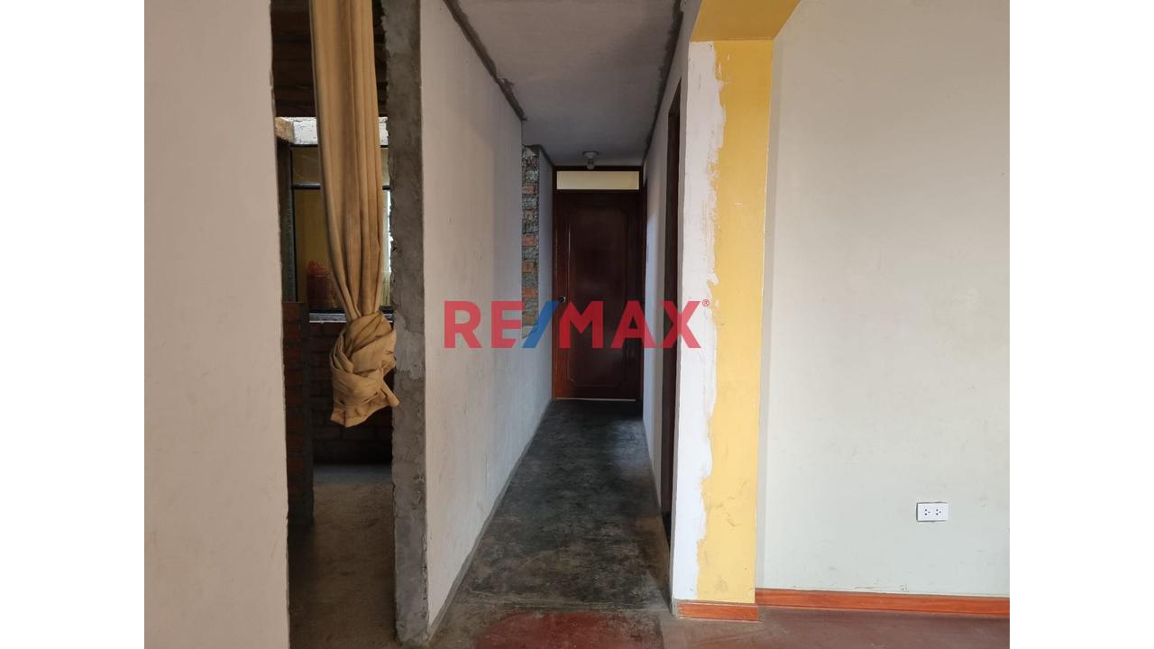 ¡Oportunidad En Puente Piedra! Casa De 2 Pisos Con Entradas Independientes – Ideal Para Vivir - 17