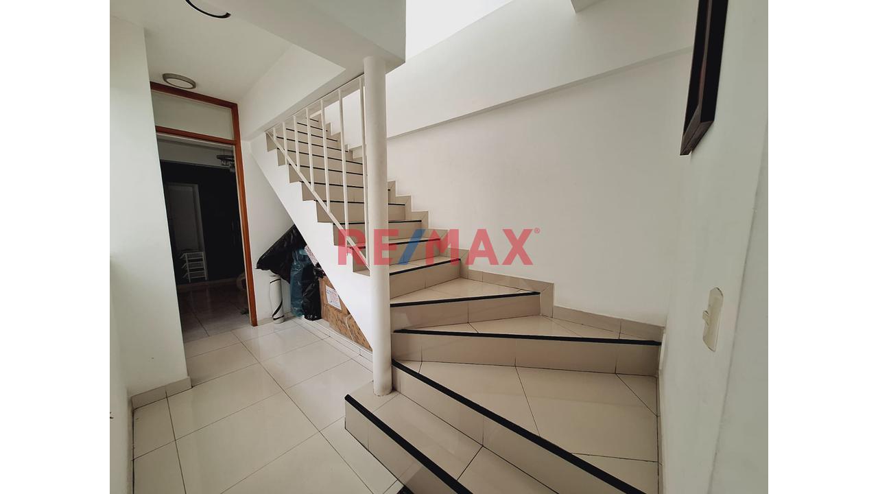 Vendo Departamento Duplex En Zona Residencial Exclusiva De Santiago De Surco — foto 5