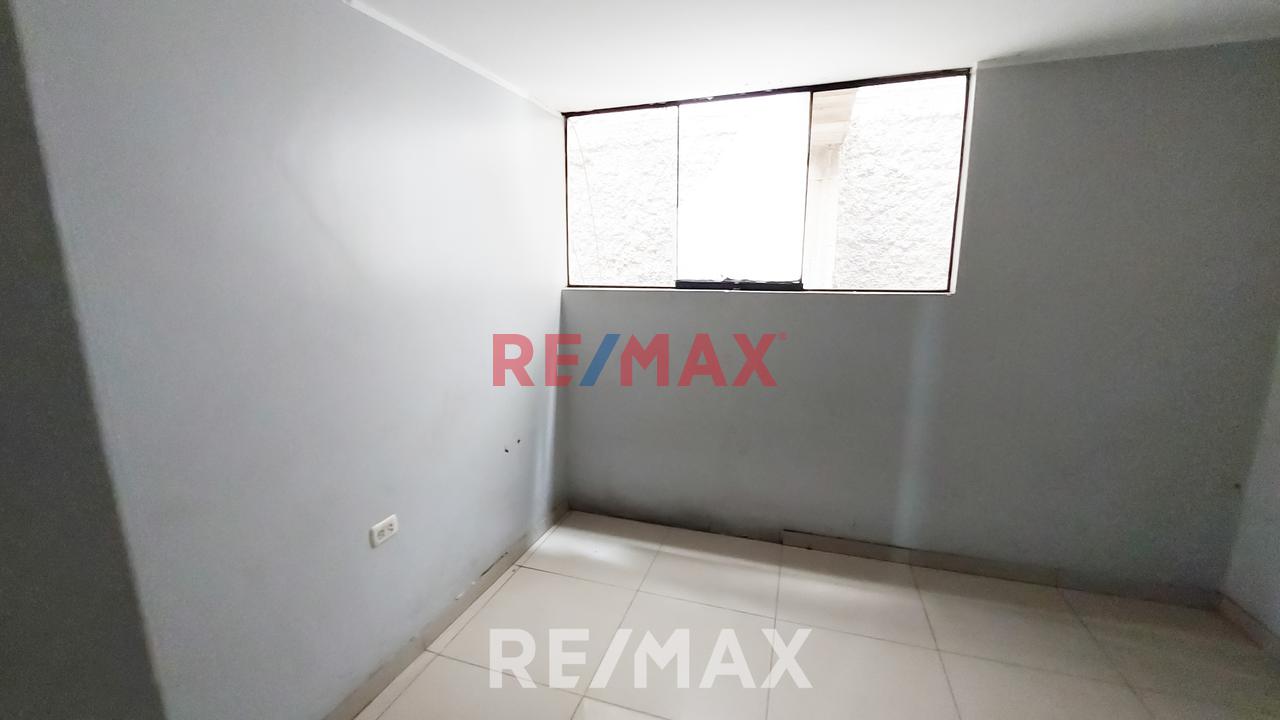 Venta De Local Comercial En Av. Zamurrilla - Smp - 11