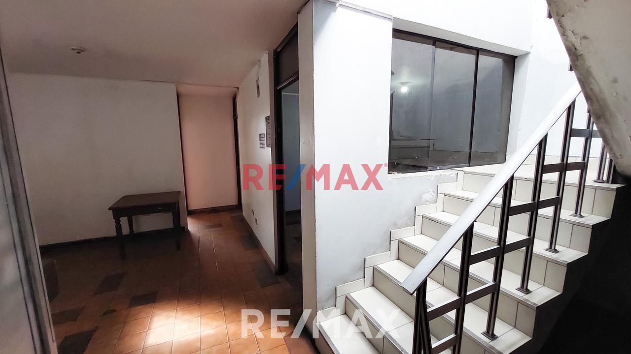 Venta De Local Comercial En Av. Zamurrilla - Smp - 12