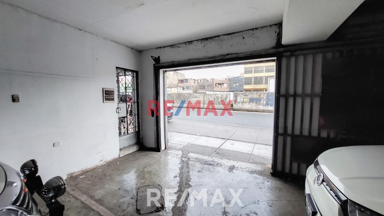 Venta De Local Comercial En Av. Zamurrilla - Smp - 17