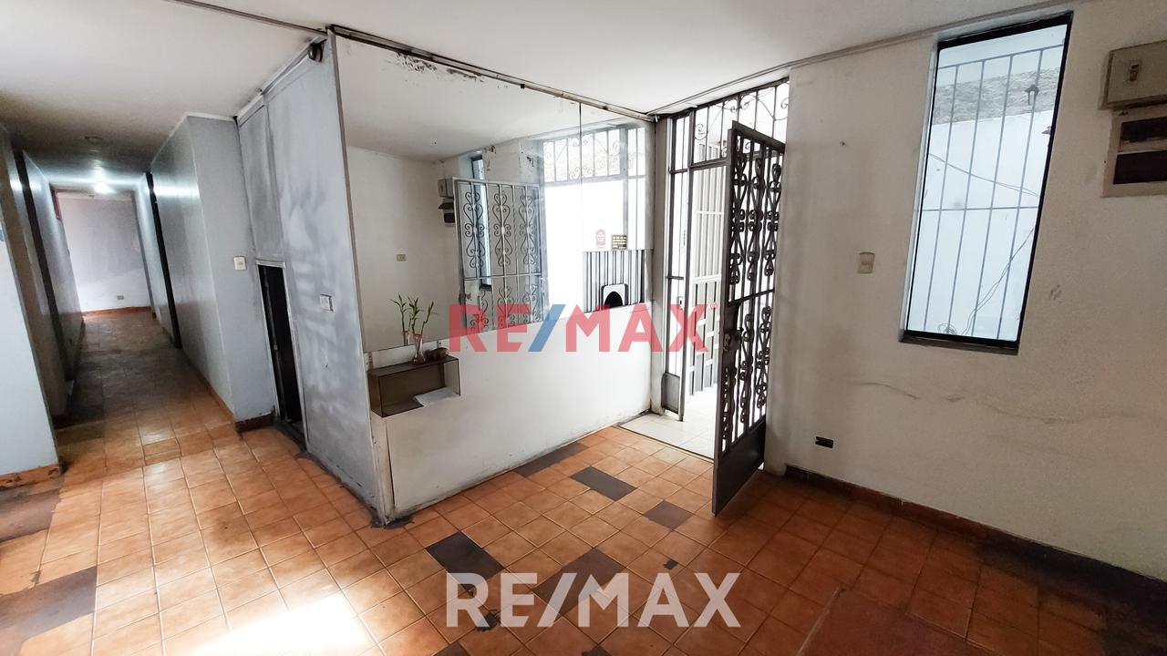 Venta De Local Comercial En Av. Zamurrilla - Smp - 14