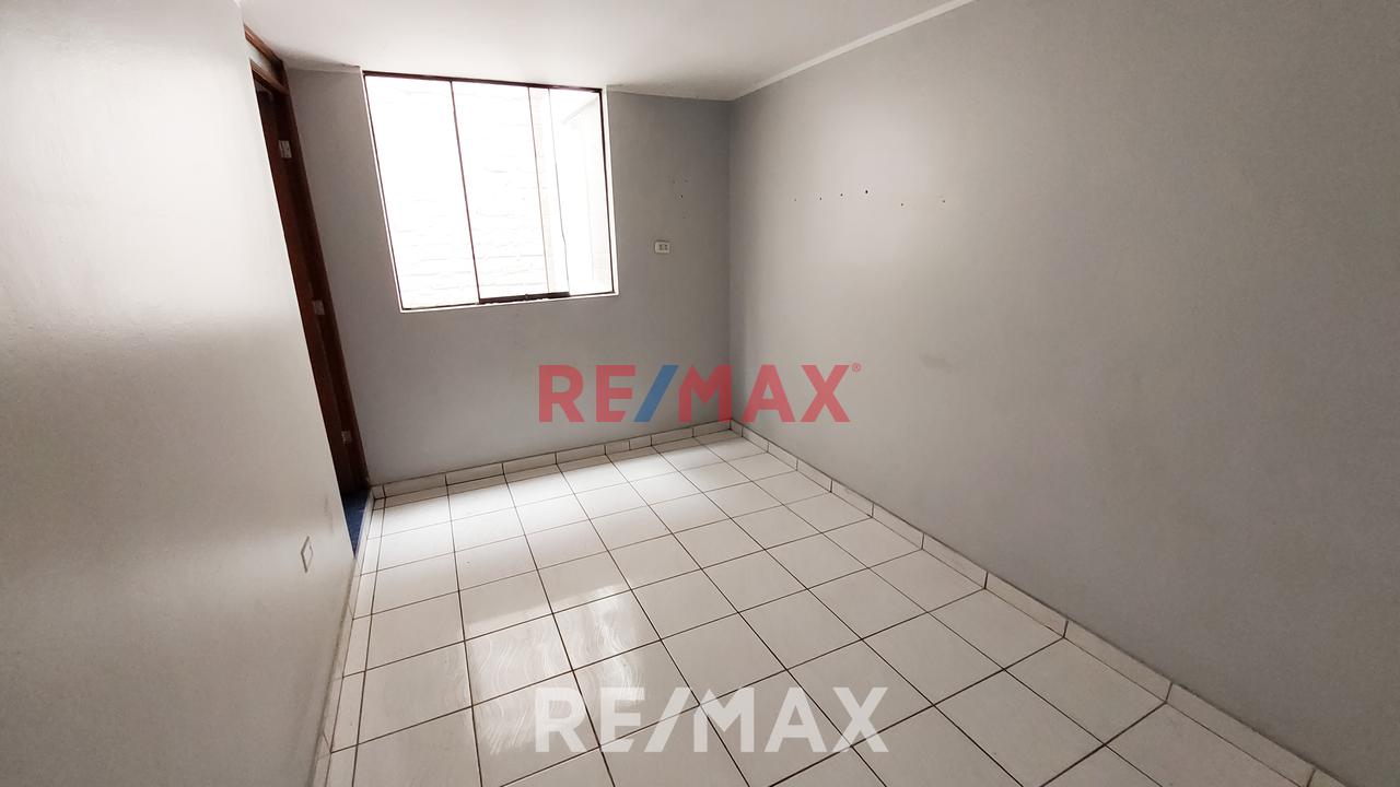 Venta De Local Comercial En Av. Zamurrilla - Smp - 8