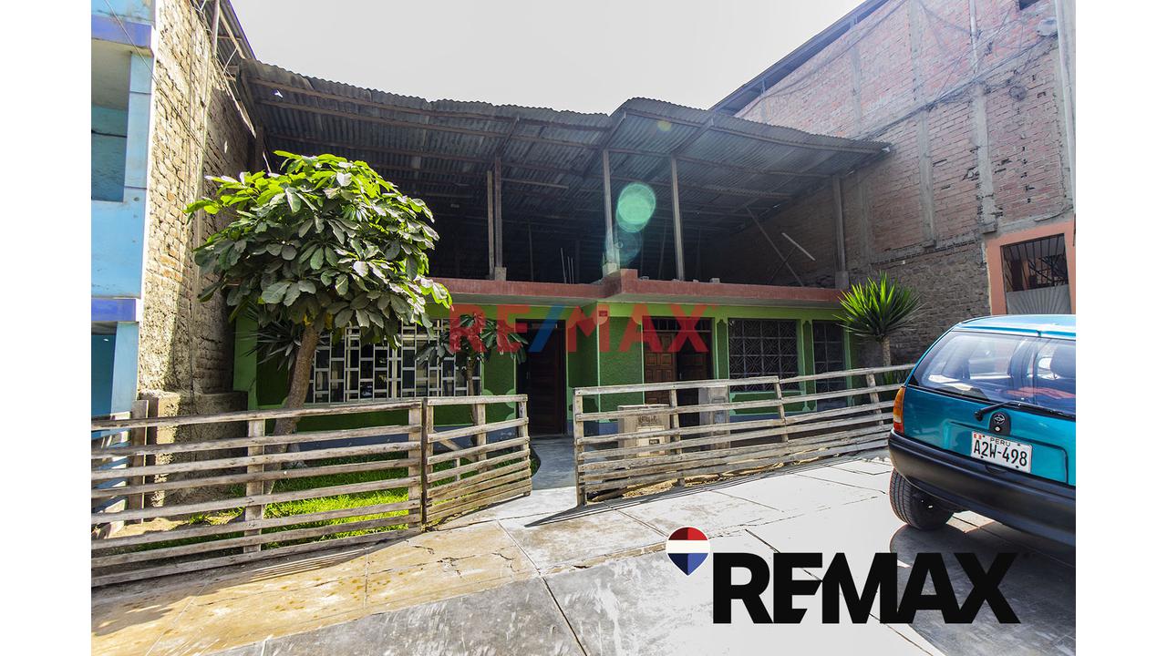 Se Vende Amplio Terreno En Villa Maria Del Triunfo - 7