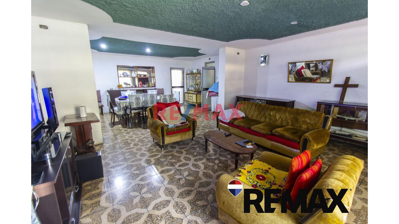 Se Vende Amplio Terreno En Villa Maria Del Triunfo - 4