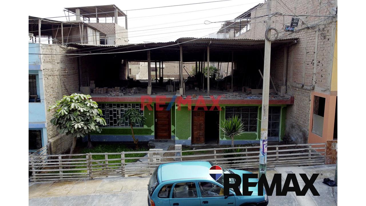 Se Vende Amplio Terreno En Villa Maria Del Triunfo - 17