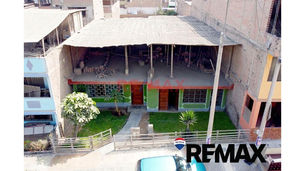 Se Vende Amplio Terreno En Villa Maria Del Triunfo