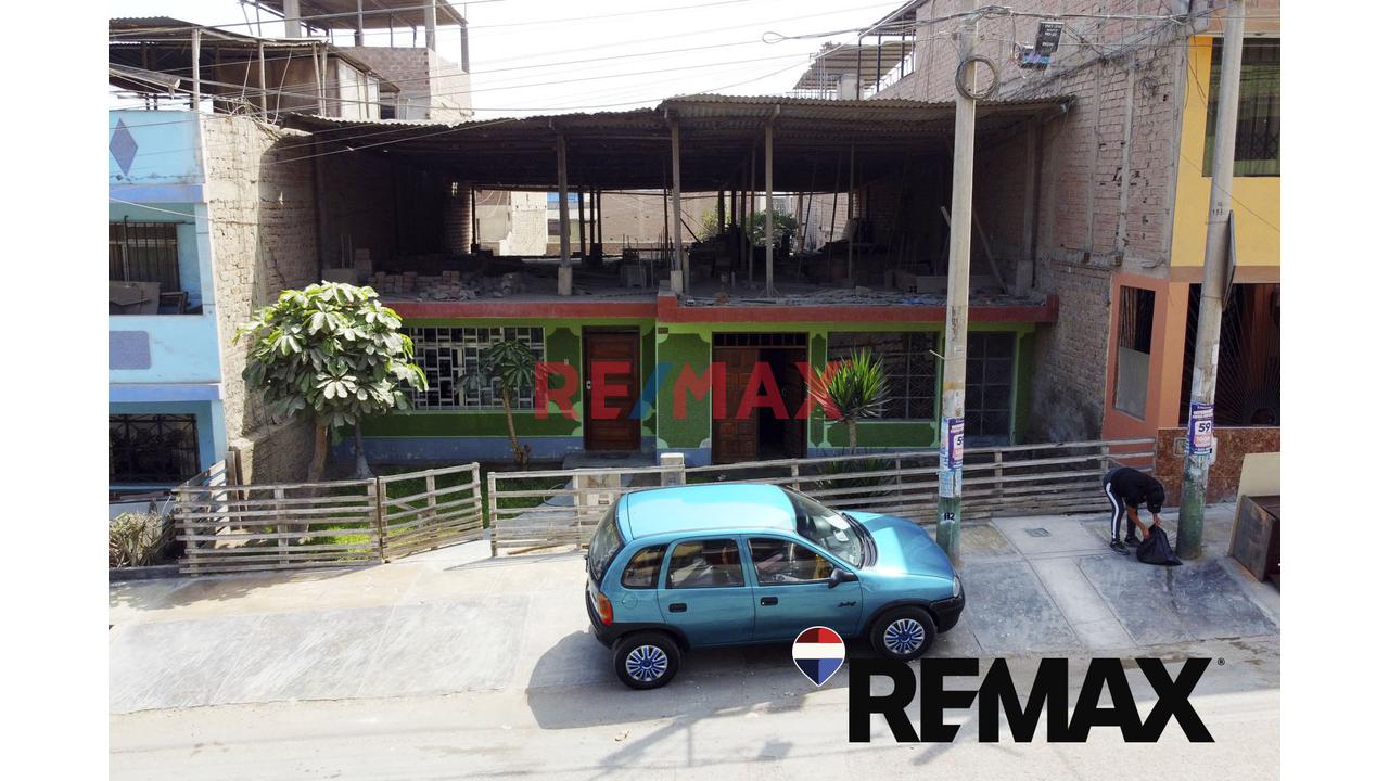 Se Vende Amplio Terreno En Villa Maria Del Triunfo - 14