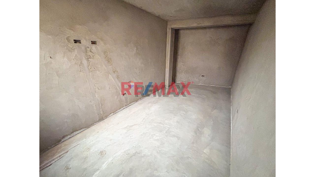 Se Vende Amplia Casa De 2 Pisos + Local Comercial En Puente Piedra - 12