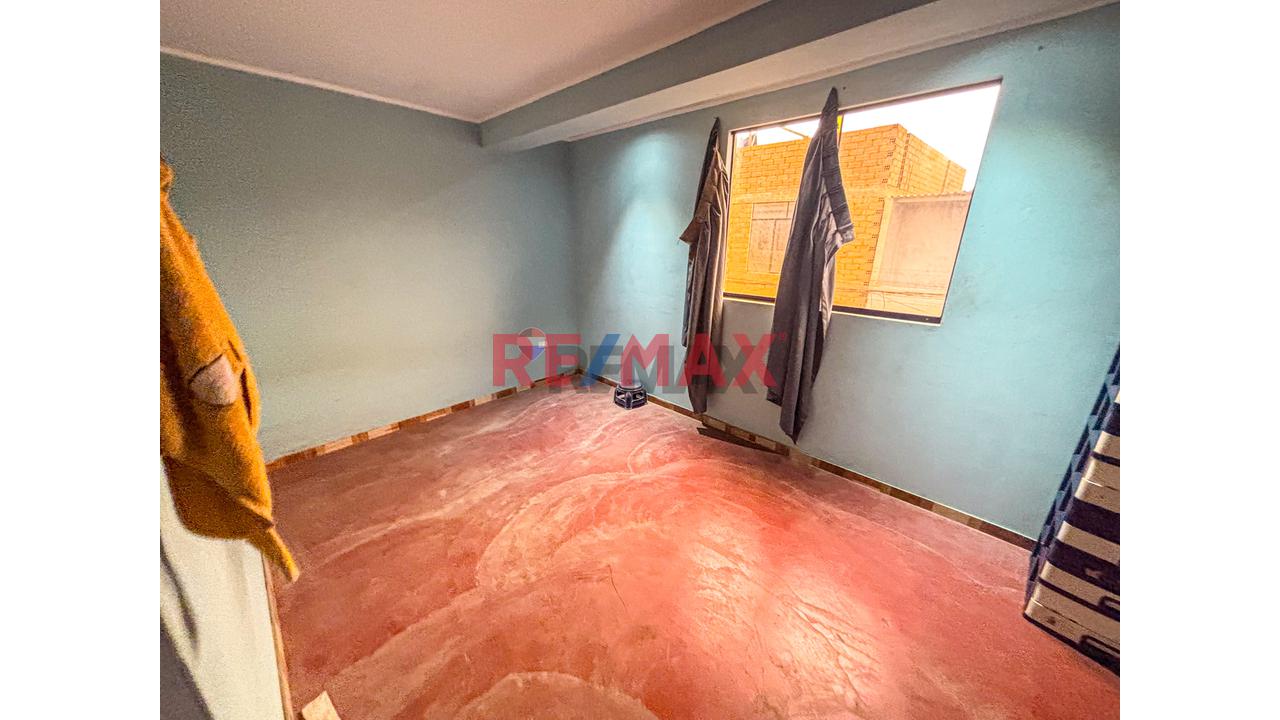 Se Vende Amplia Casa De 2 Pisos + Local Comercial En Puente Piedra - 17