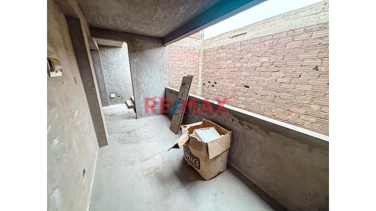 Se Vende Amplia Casa De 2 Pisos + Local Comercial En Puente Piedra - 13