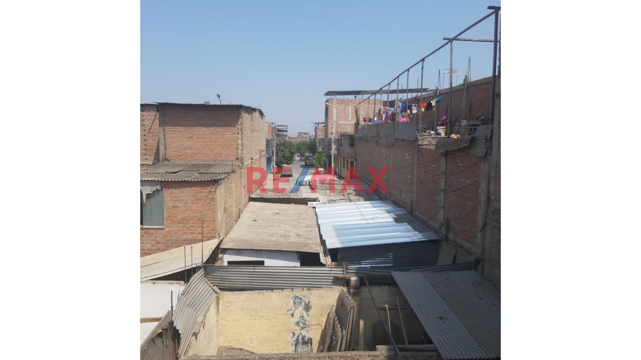 Casa En Av Separadora Industrial De 2 Pisos — foto 4