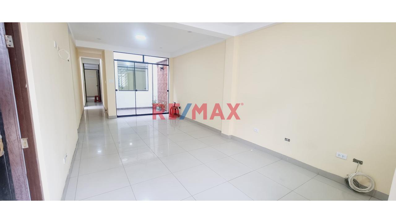 Casa de 6 dormitorios en Ventanilla, 212 m²