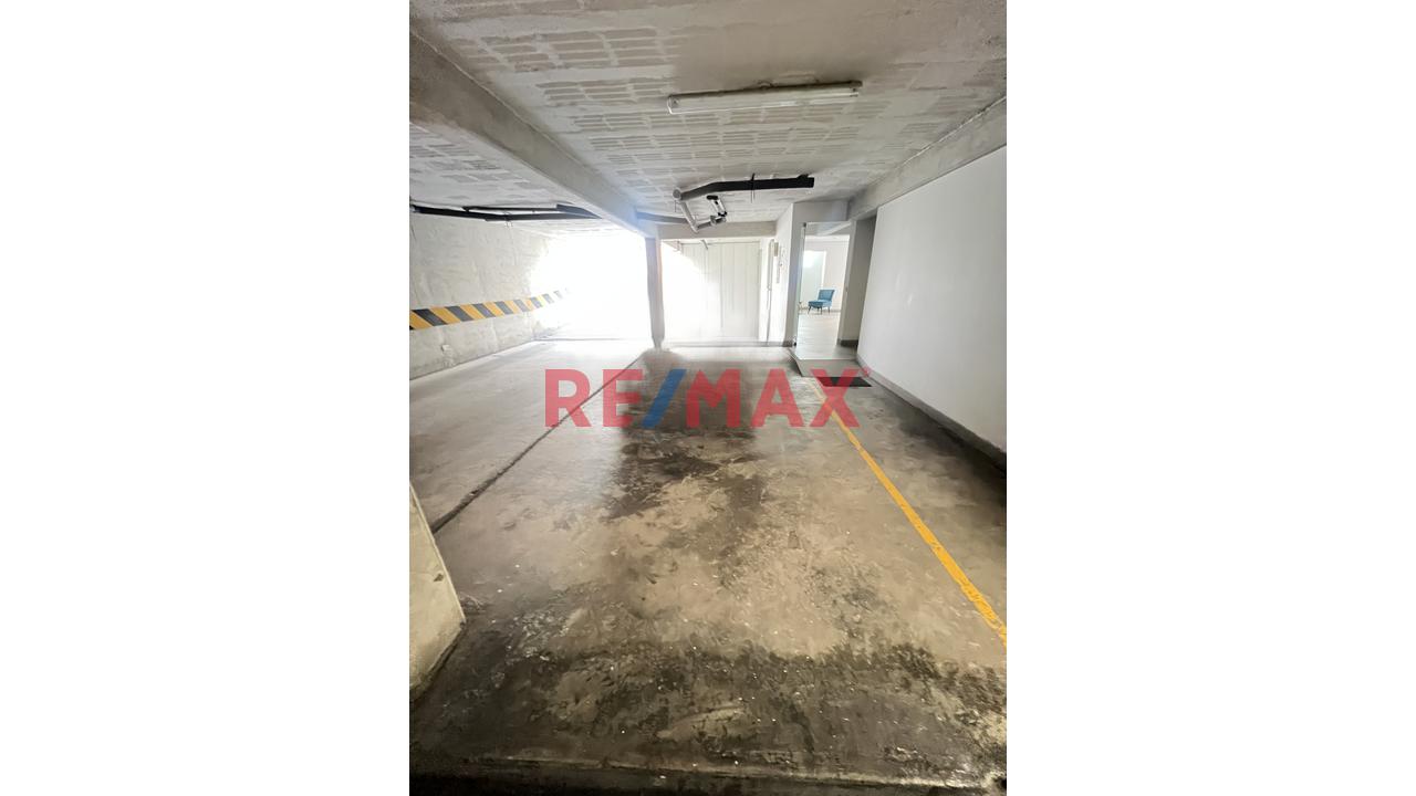 ¡Vendo Estacionamiento Lineal Para 02 Camionetas En Jr Toquepala, Surco! — foto 15