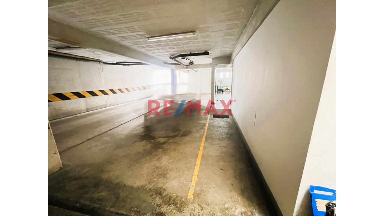 ¡Vendo Estacionamiento Lineal Para 02 Camionetas En Jr Toquepala, Surco! — foto 11