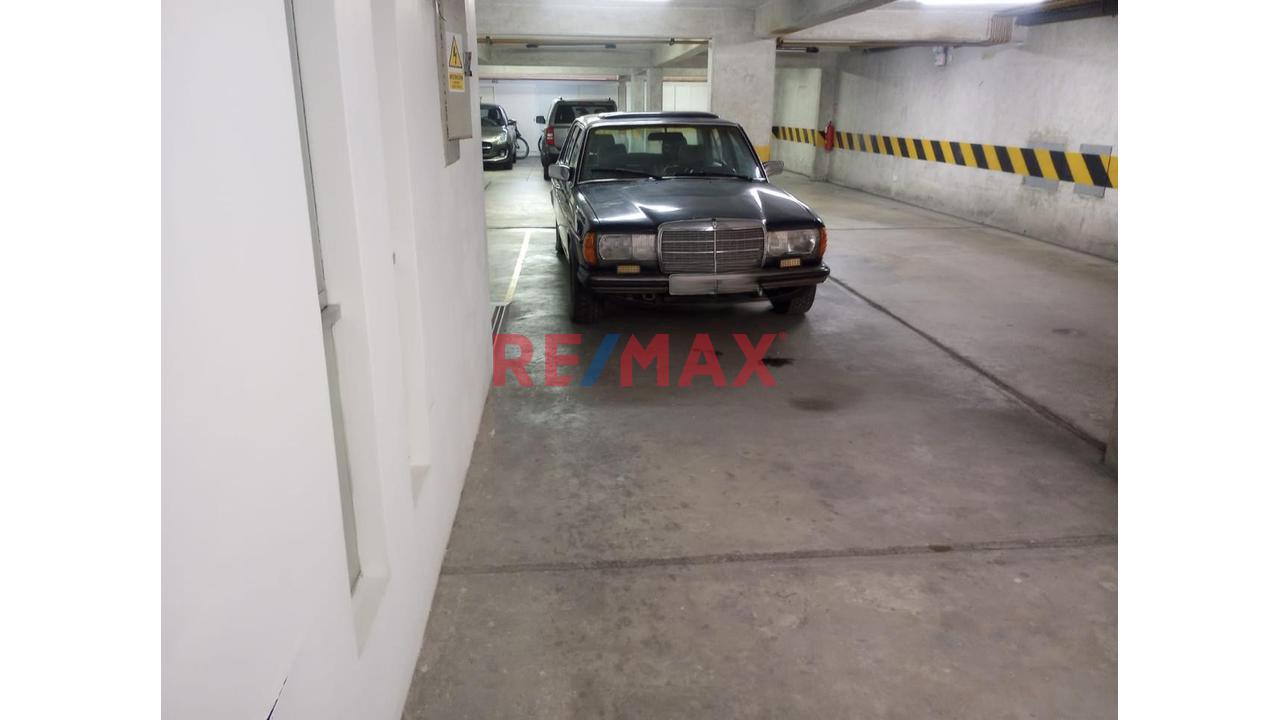 ¡Vendo Estacionamiento Lineal Para 02 Camionetas En Jr Toquepala, Surco! — foto 8
