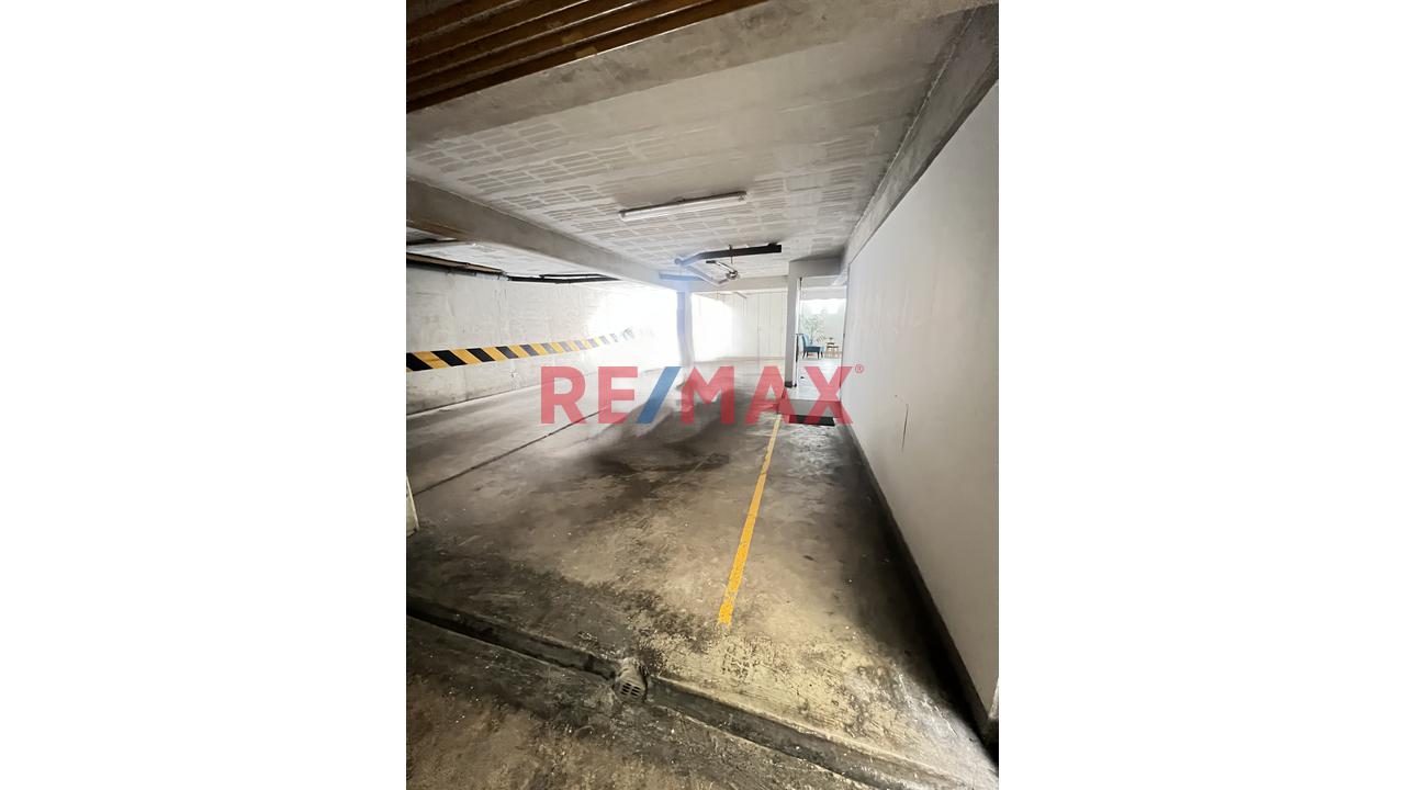 ¡Vendo Estacionamiento Lineal Para 02 Camionetas En Jr Toquepala, Surco! — foto 14