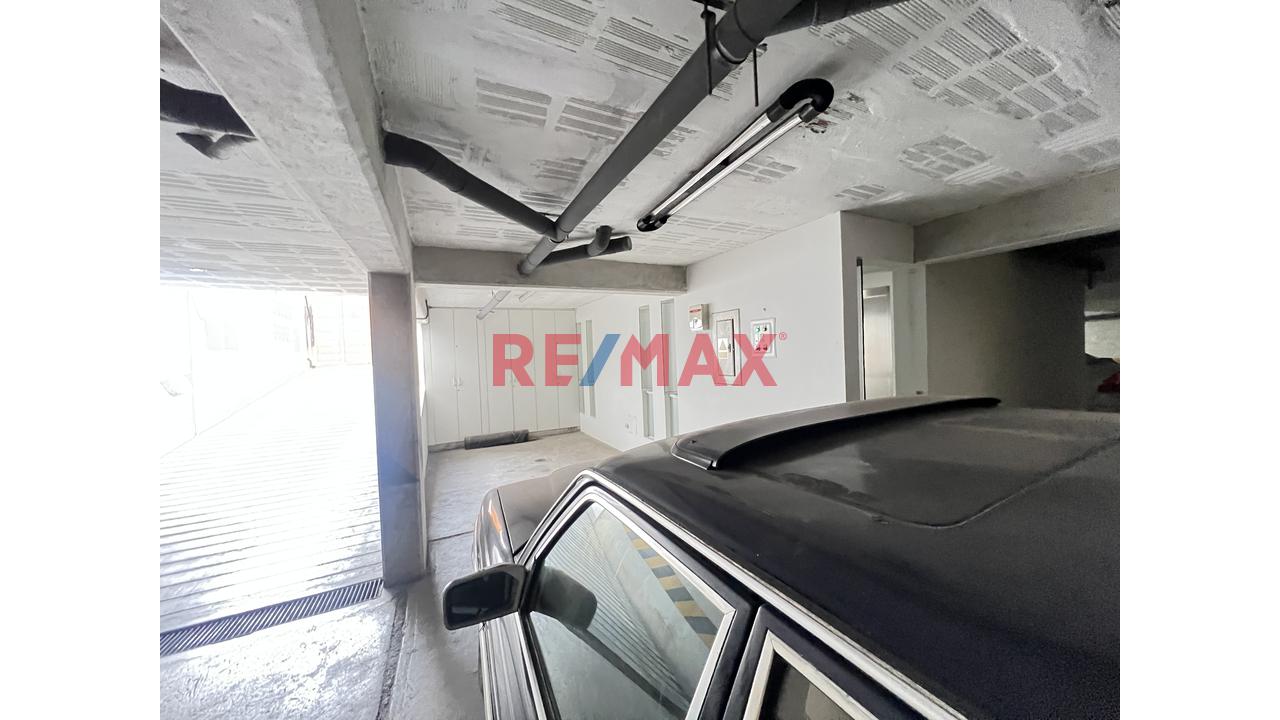 ¡Vendo Estacionamiento Lineal Para 02 Camionetas En Jr Toquepala, Surco! - 18