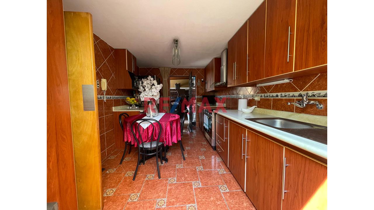 ¡Amplia Casa En Esquina En Venta En San Miguel! - 9