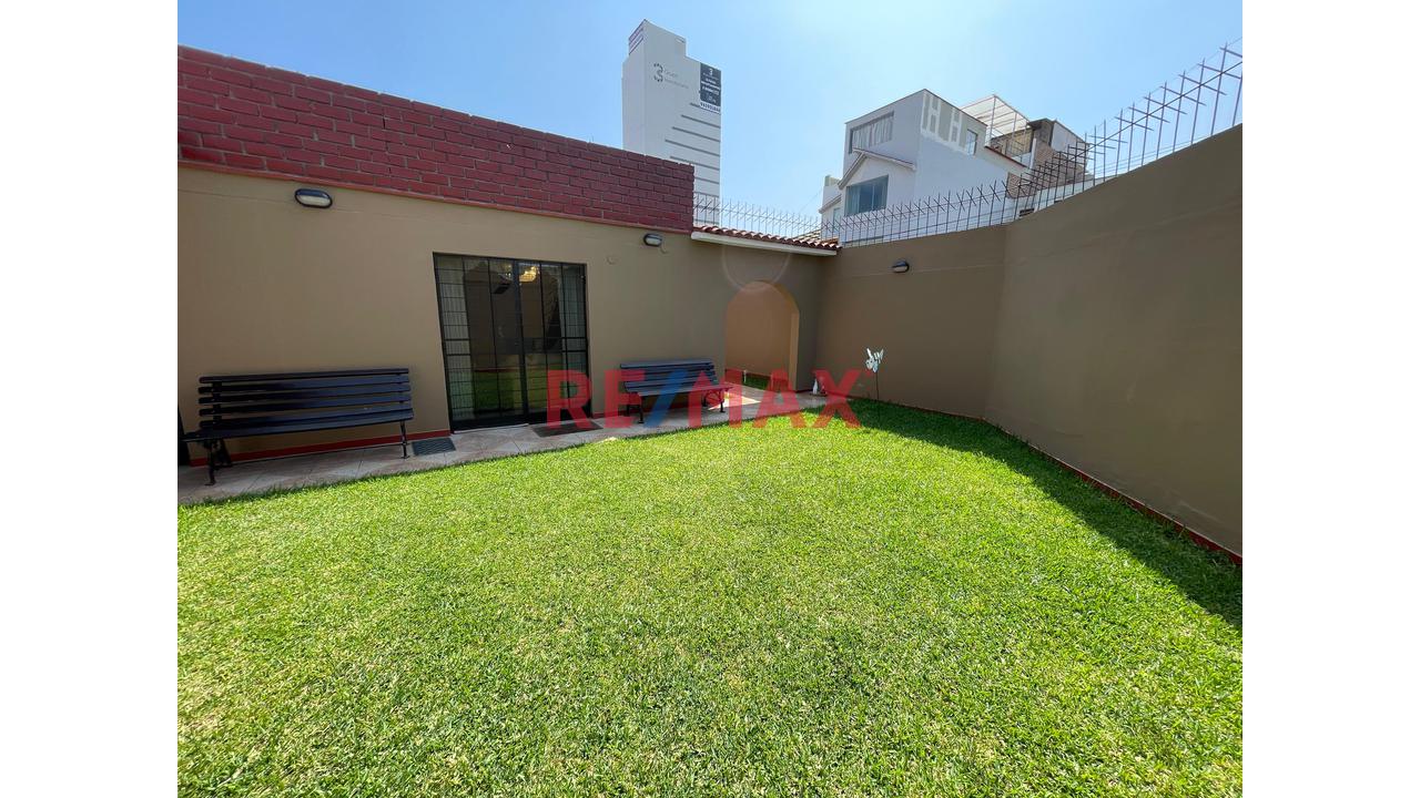 ¡Amplia Casa En Esquina En Venta En San Miguel! - 3