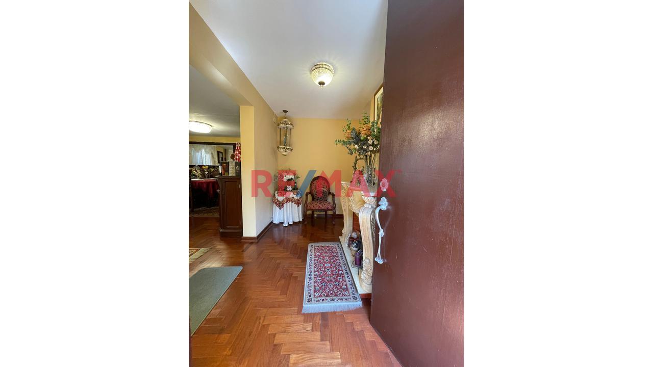 ¡Amplia Casa En Esquina En Venta En San Miguel! - 10