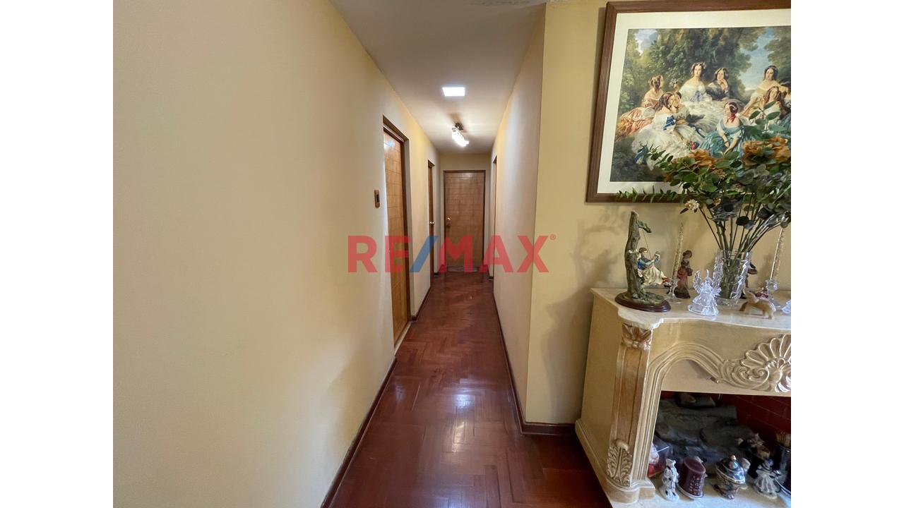 ¡Amplia Casa En Esquina En Venta En San Miguel! - 11