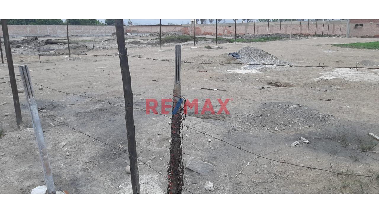🏡 “Terreno Exclusivo De 1,590 M² En La Encantada De Villa” - 2