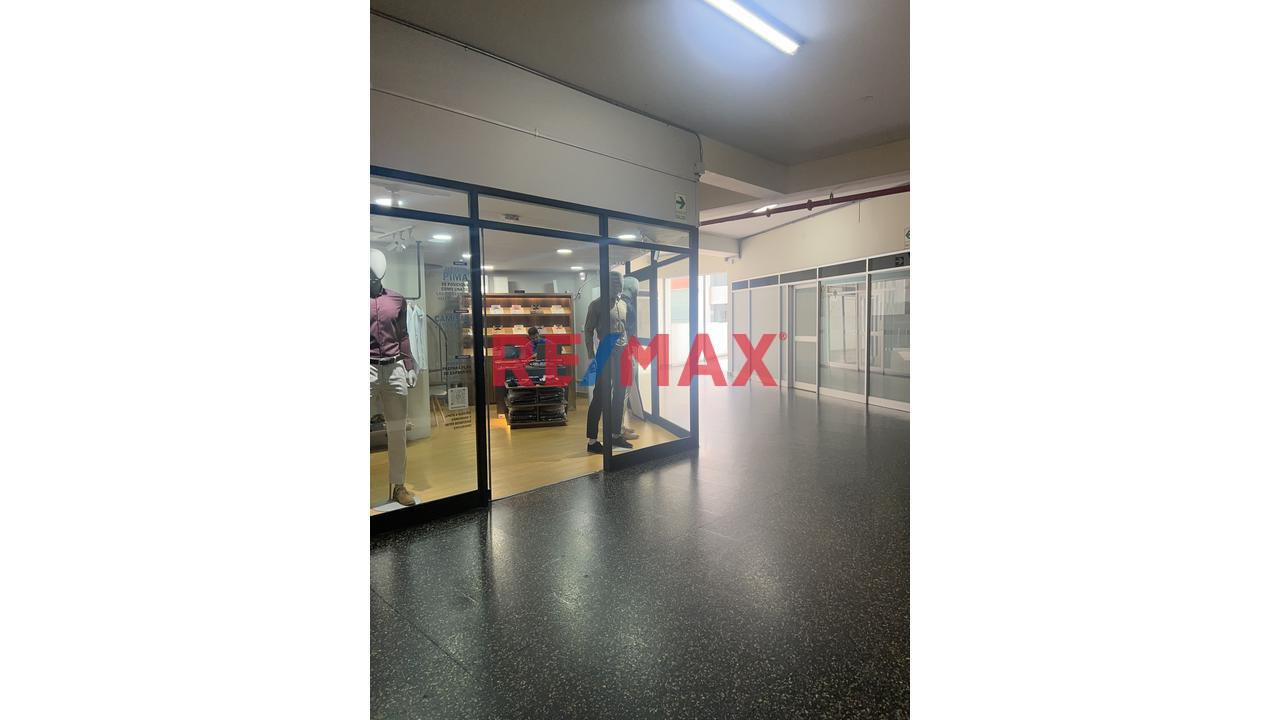 ¡Compra Tu Local Comercial En El Corazón Del Centro Financiero – Chinchón! - 9