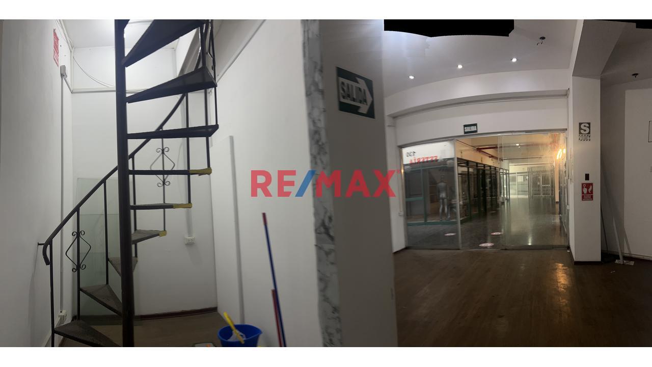 ¡Compra Tu Local Comercial En El Corazón Del Centro Financiero – Chinchón! - 5
