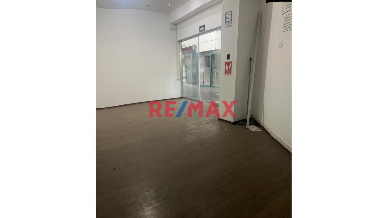 ¡Compra Tu Local Comercial En El Corazón Del Centro Financiero – Chinchón! - 6