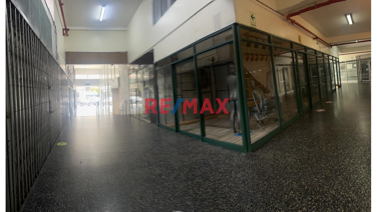 ¡Compra Tu Local Comercial En El Corazón Del Centro Financiero – Chinchón! - 2