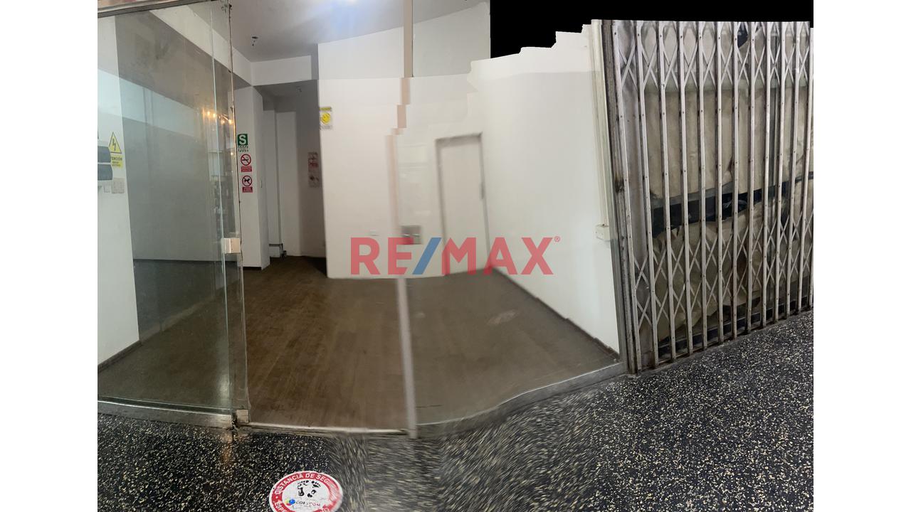 ¡Compra Tu Local Comercial En El Corazón Del Centro Financiero – Chinchón!