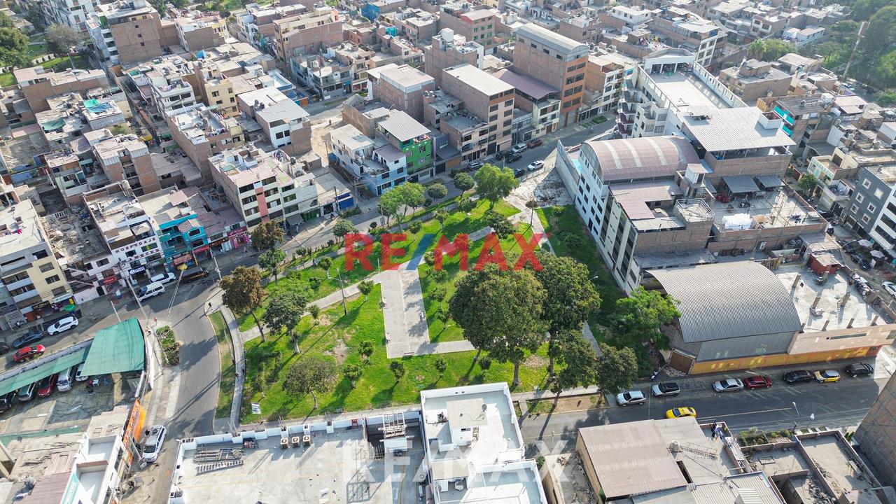 Local Comercial En Zona De Alto Flujo Comercial | Los Olivos — foto 3
