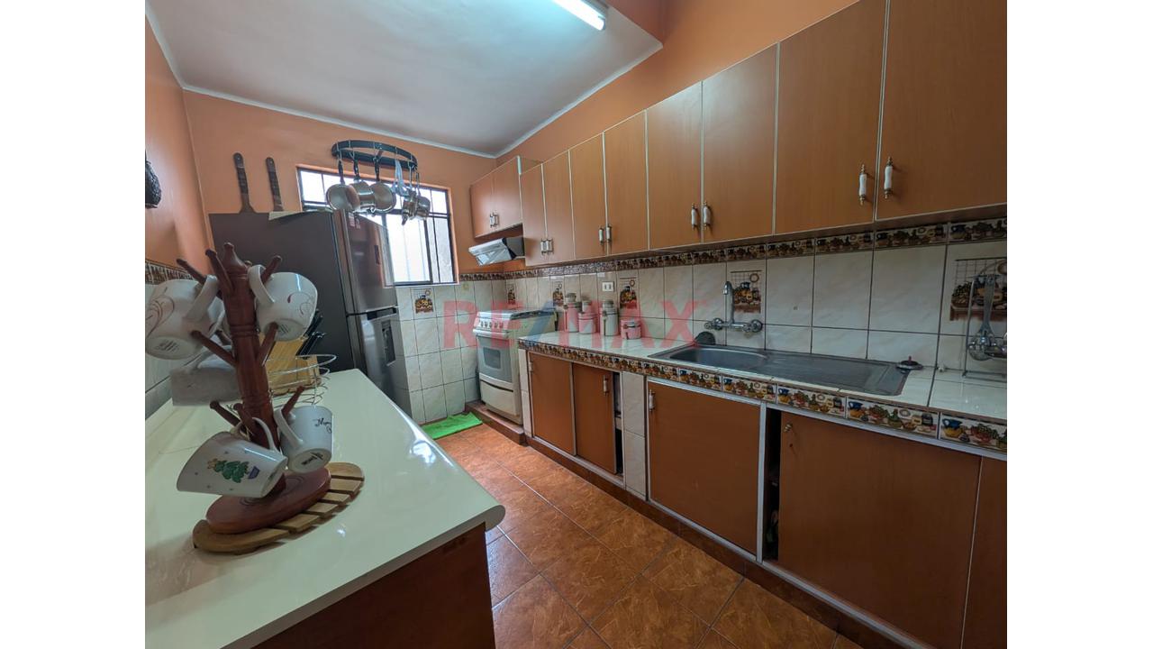 Venta De Departamento Duplex En Av Manco Capac - La Victoria - 8