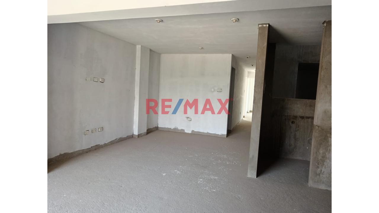 Venta De Departamento En Casco , Sol De Huampani - 4
