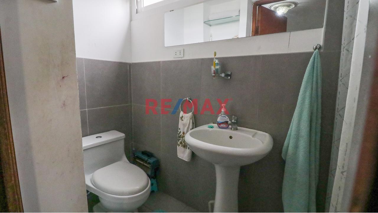 Casa Comercial En Venta En Jesús María | A Espalda De Clínica San Felipe | 330 M² - 7 Pisos - 9