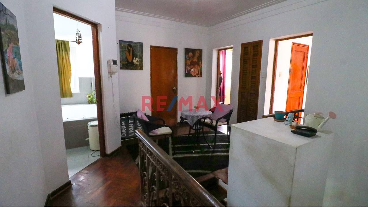 Casa de 4 dormitorios en Jesus Maria, 241 m² — foto 2
