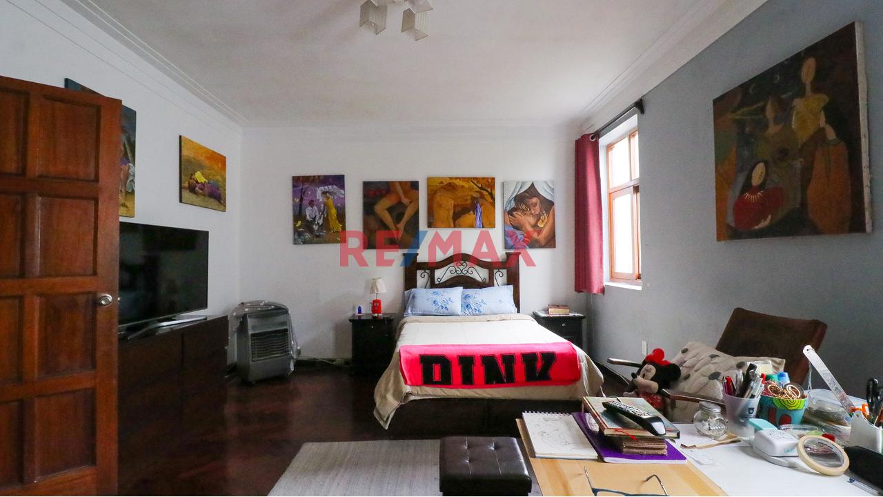 Casa Comercial En Venta En Jesús María | A Espalda De Clínica San Felipe | 330 M² - 7 Pisos - 6