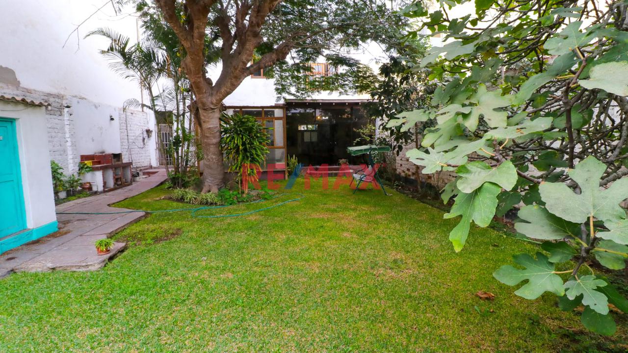 Casa Comercial En Venta En Jesús María | A Espalda De Clínica San Felipe | 330 M² - 7 Pisos - 2