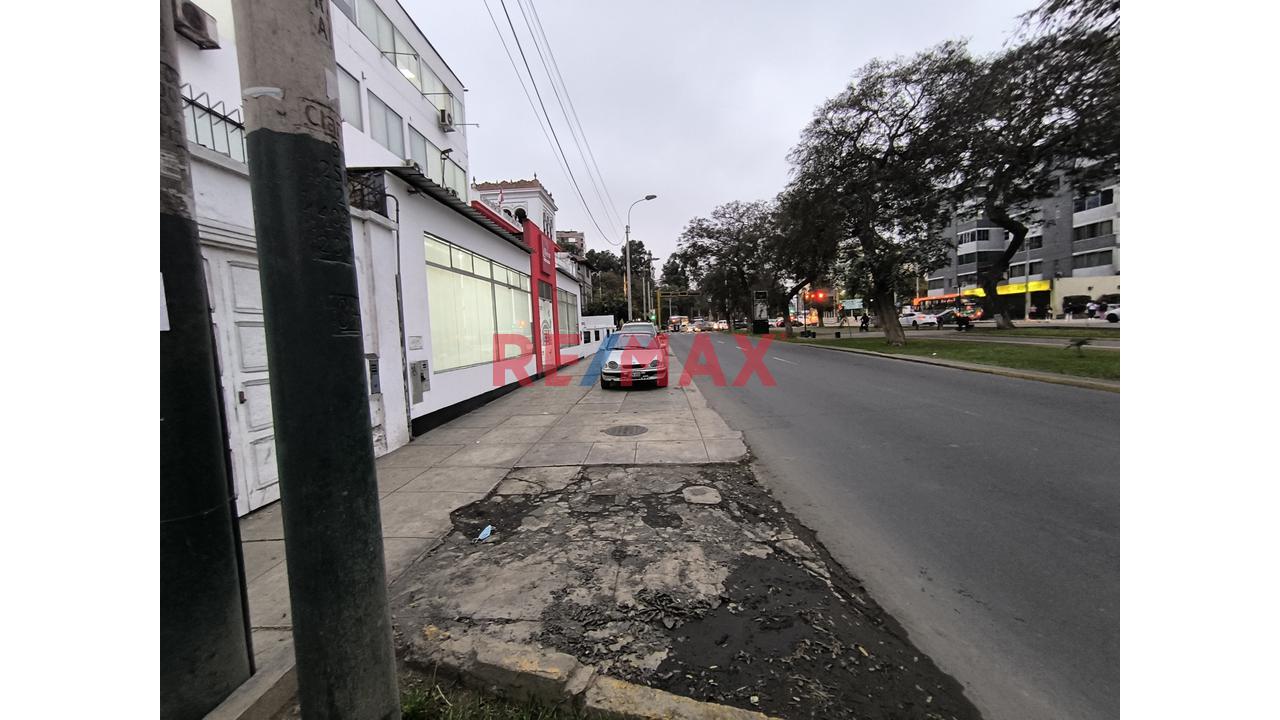 Alquiler De Terreno Comercial En Av. Salaverry Y Av. Cuba - Jesus Maria - 4