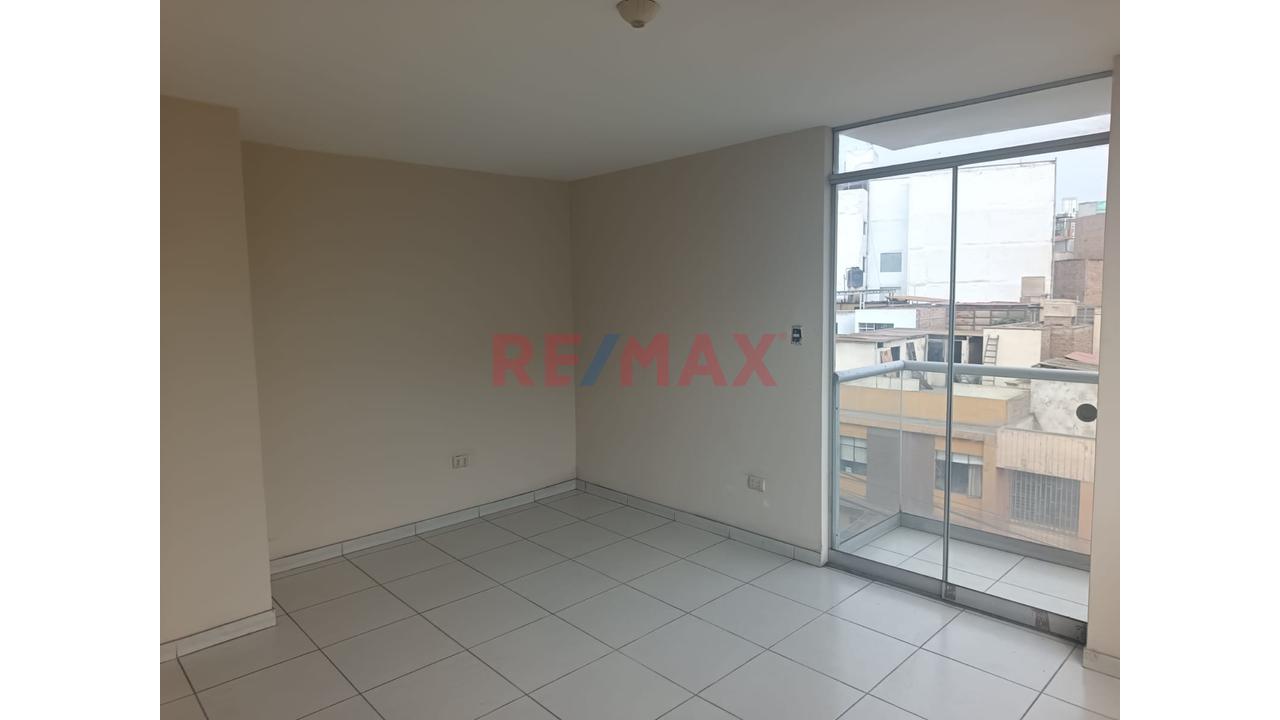 🏢 Se Alquila Departamento 4To Piso En Pueblo Libre - 10