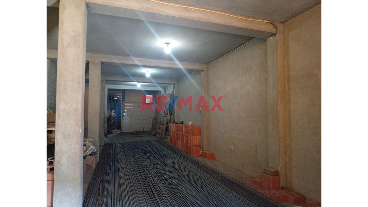 Se Vende Casa  De 4 Pisos Con Local Comercial En Avenida Con Doble Frente — foto 13