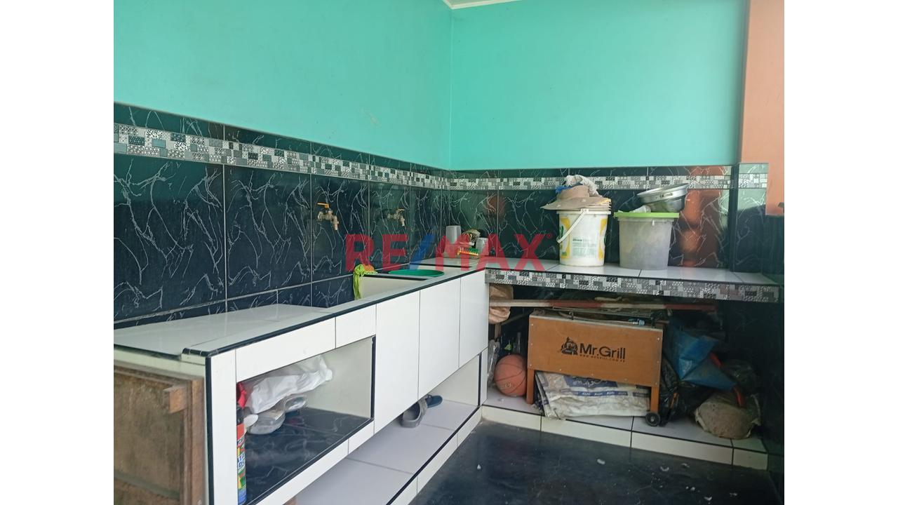 Se Vende Casa  De 4 Pisos Con Local Comercial En Avenida Con Doble Frente — foto 8
