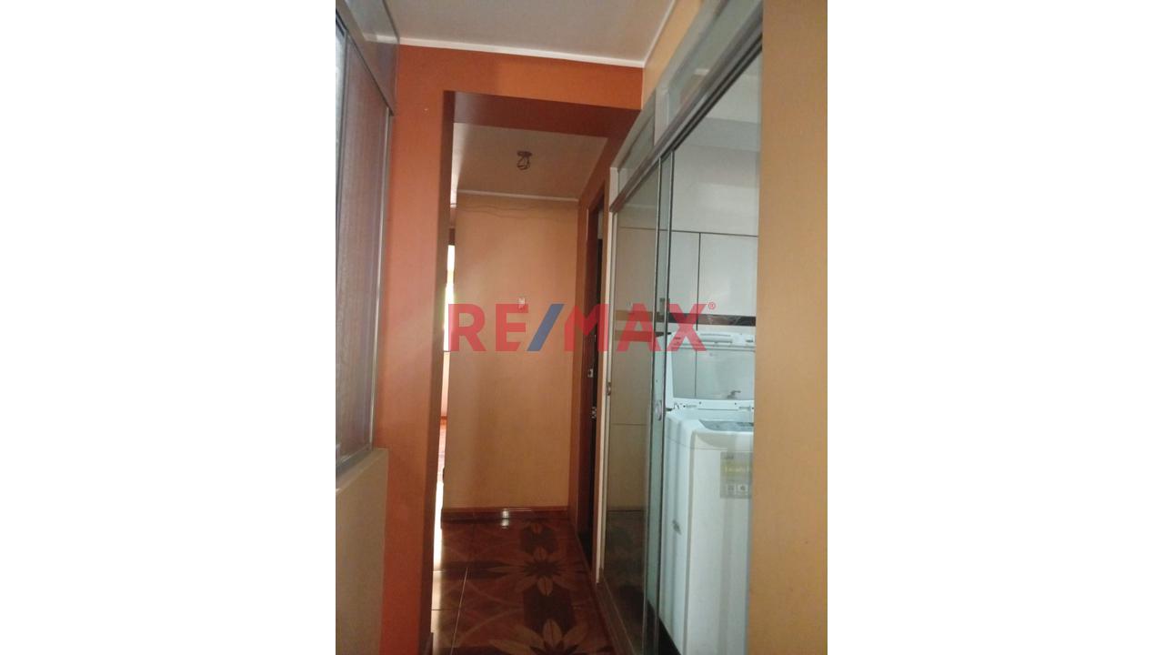 Se Vende Casa  De 4 Pisos Con Local Comercial En Avenida Con Doble Frente — foto 11