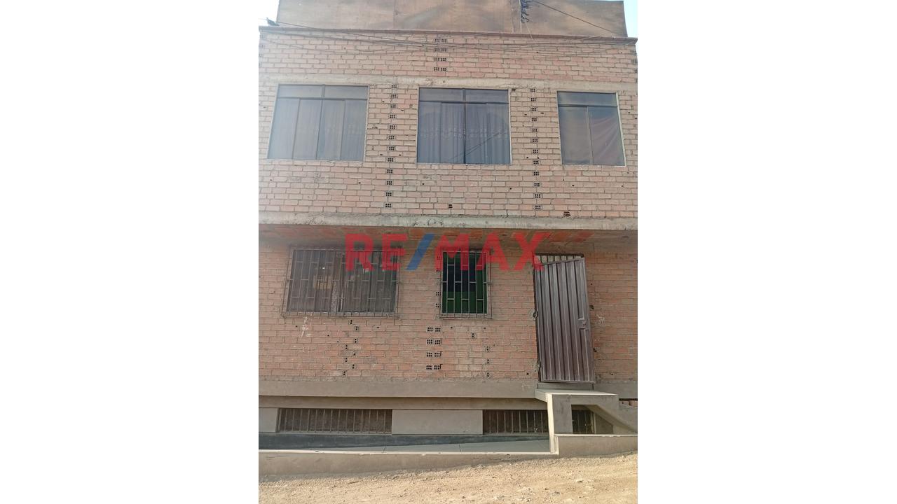 Se Vende Casa  De 4 Pisos Con Local Comercial En Avenida Con Doble Frente — foto 14