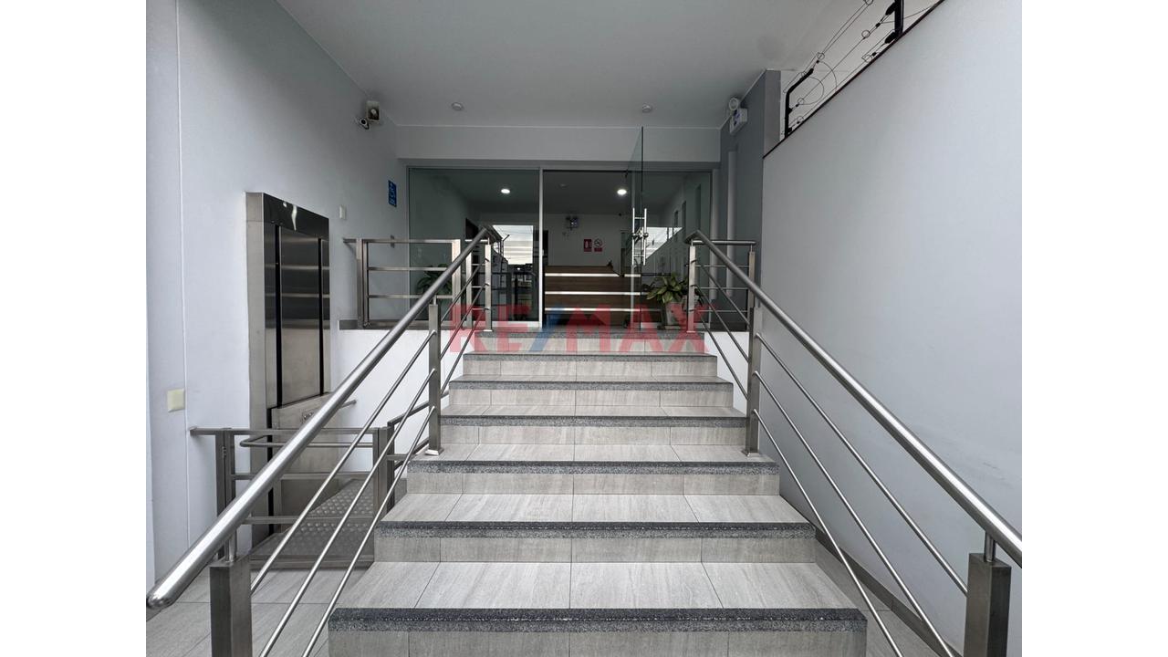 Dúplex En Venta En Lince De Estreno Con Cochera Y Depósito Sin Alcabala - 4