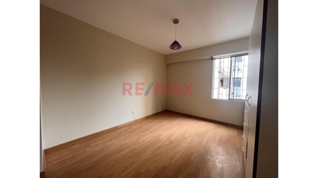 Se Vende Dúplex Moderno + Estacionamiento + Excelente Ubicación. - 2